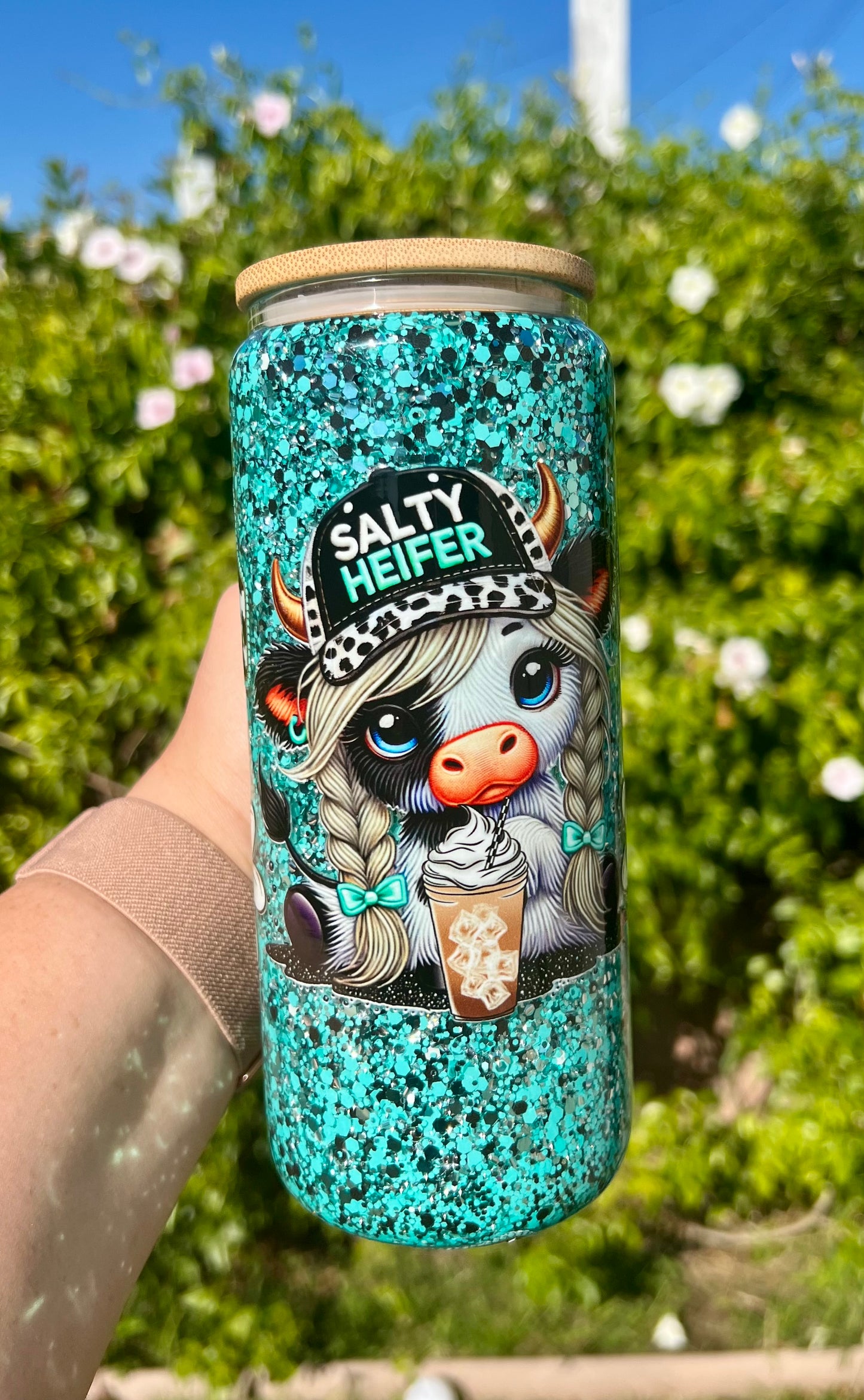 20 oz Glass Mug Style Snow Globe Highland Cow Tumbler