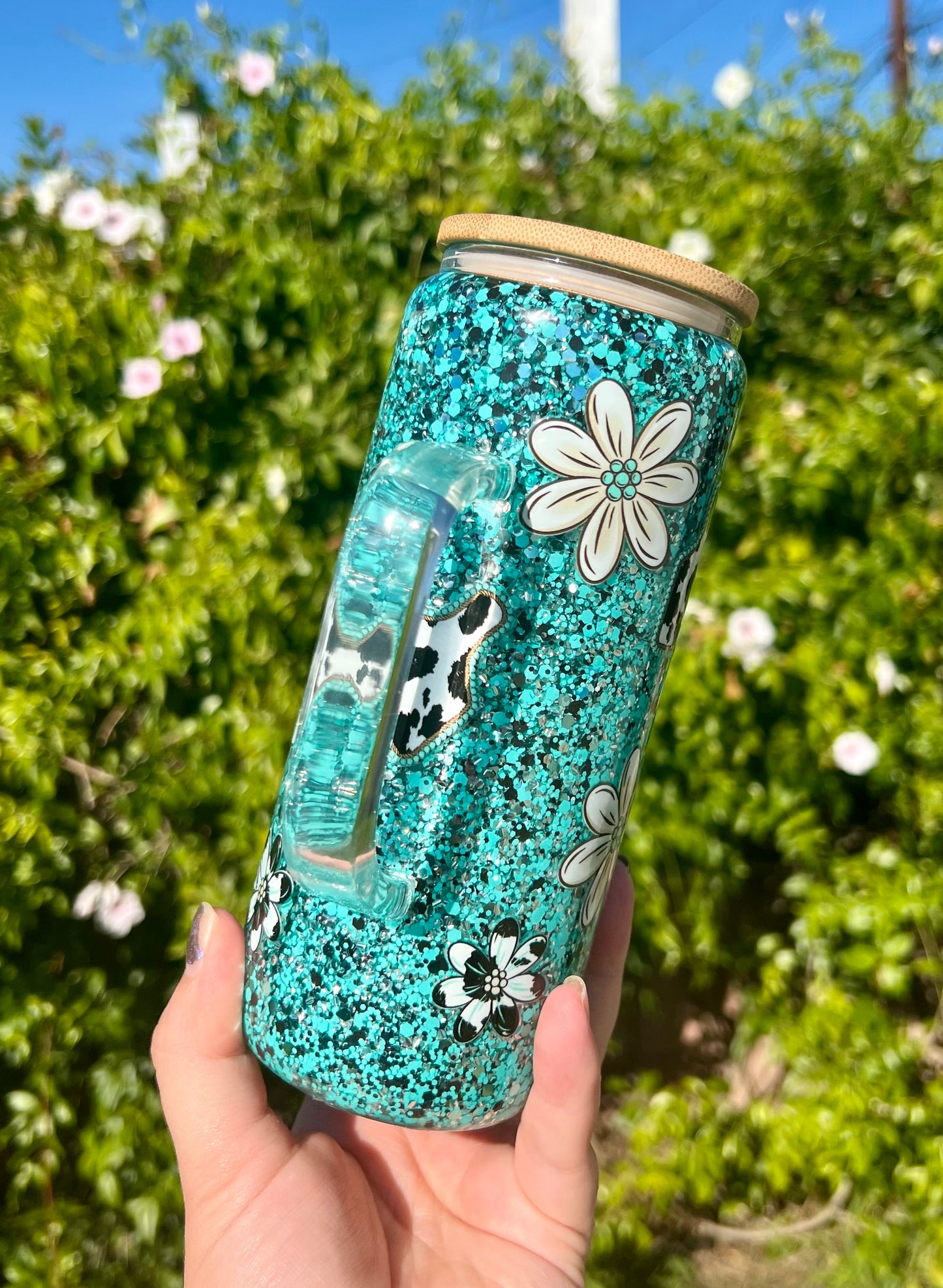 20 oz Glass Mug Style Snow Globe Highland Cow Tumbler