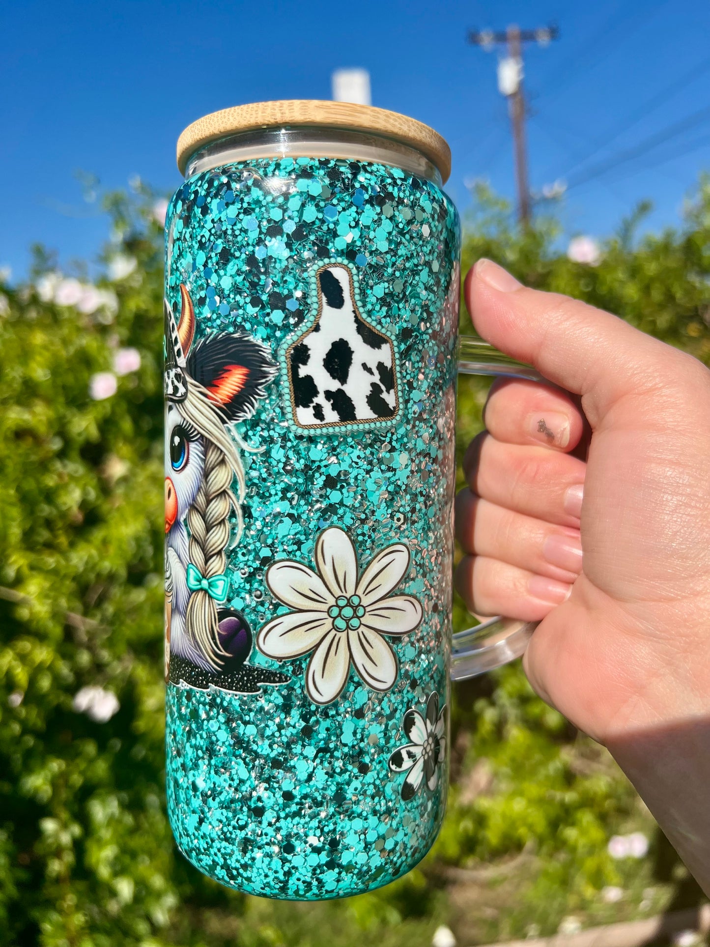 20 oz Glass Mug Style Snow Globe Highland Cow Tumbler