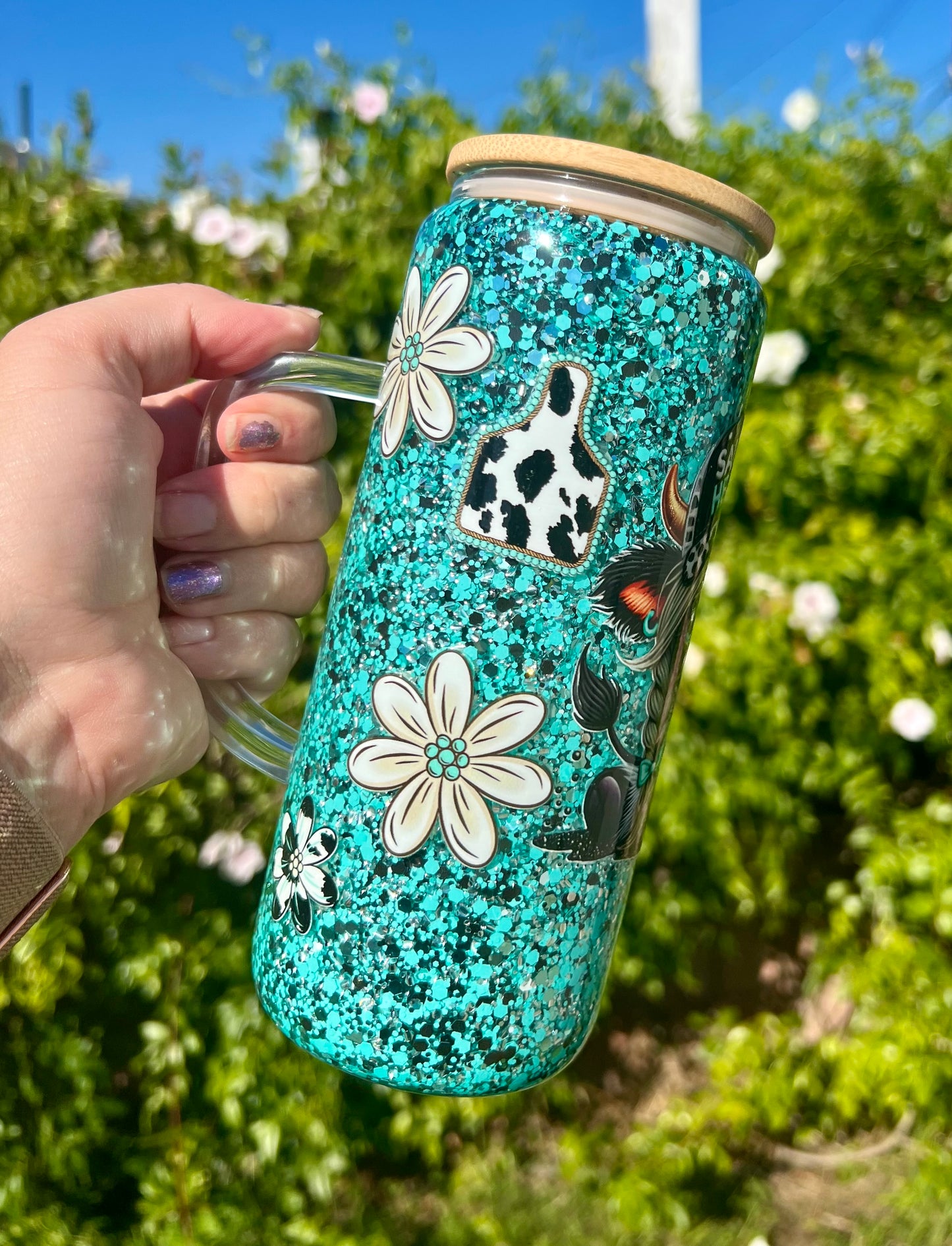 20 oz Glass Mug Style Snow Globe Highland Cow Tumbler