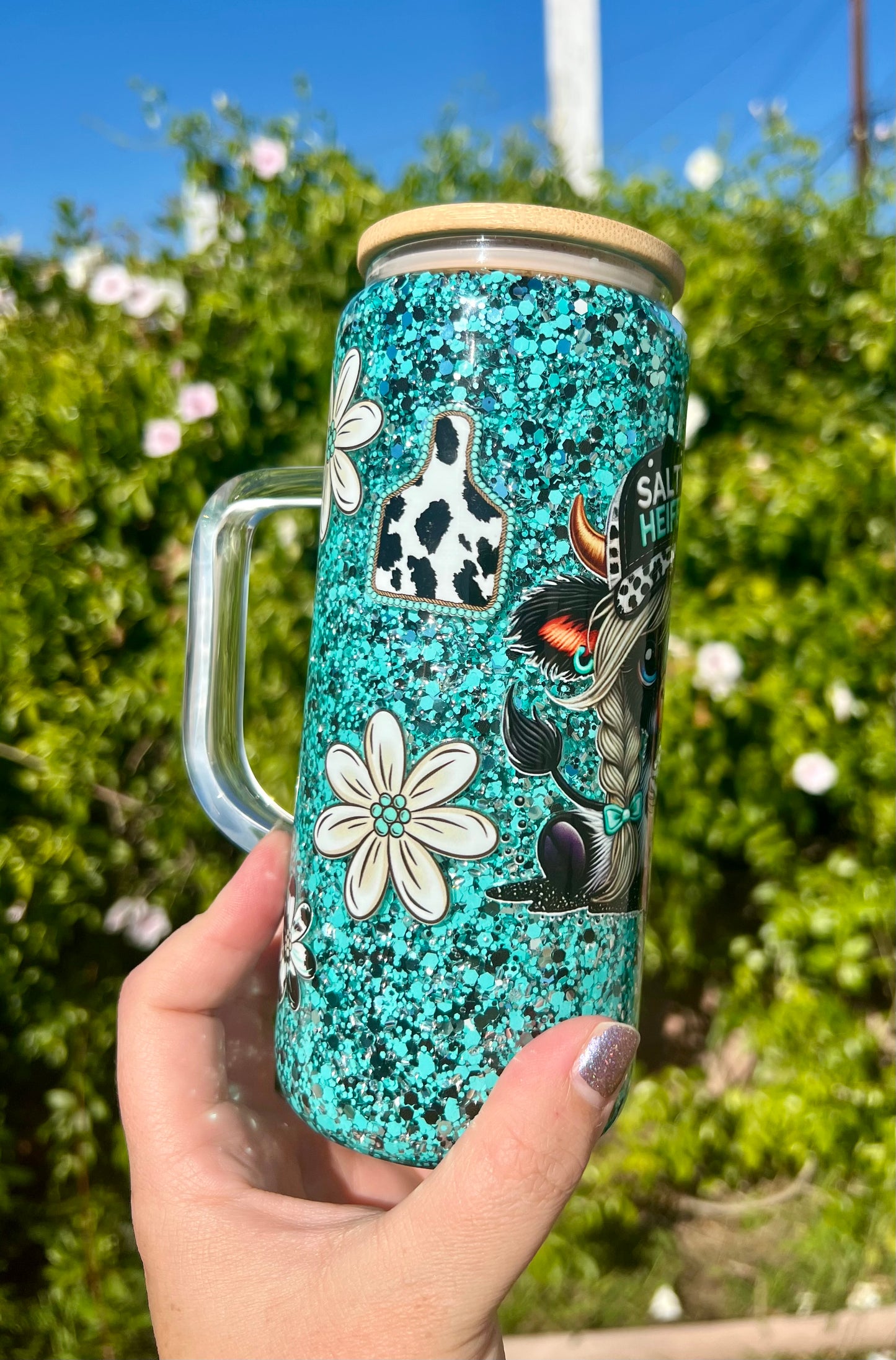 20 oz Glass Mug Style Snow Globe Highland Cow Tumbler